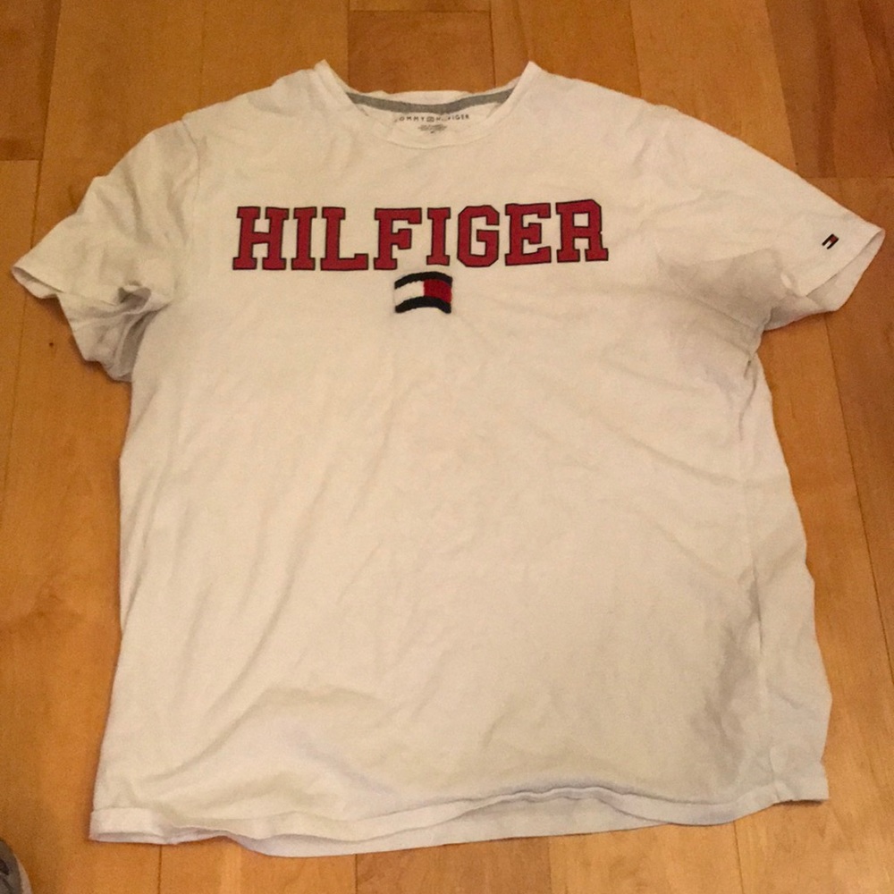 White red and navy tommy hilfiger t shirt